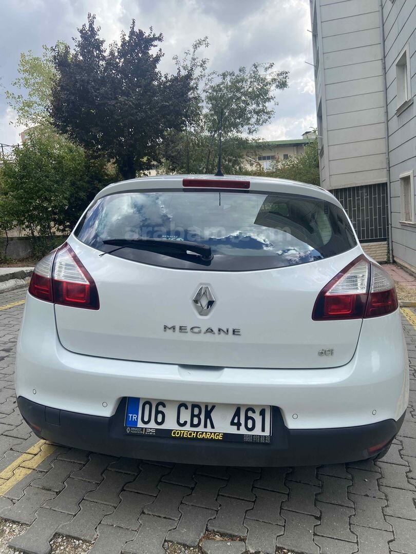 Sahibinden Renault Megane 1.5 dCi Touch Plus 2015 Model Ankara 142.000 km Beyaz 4