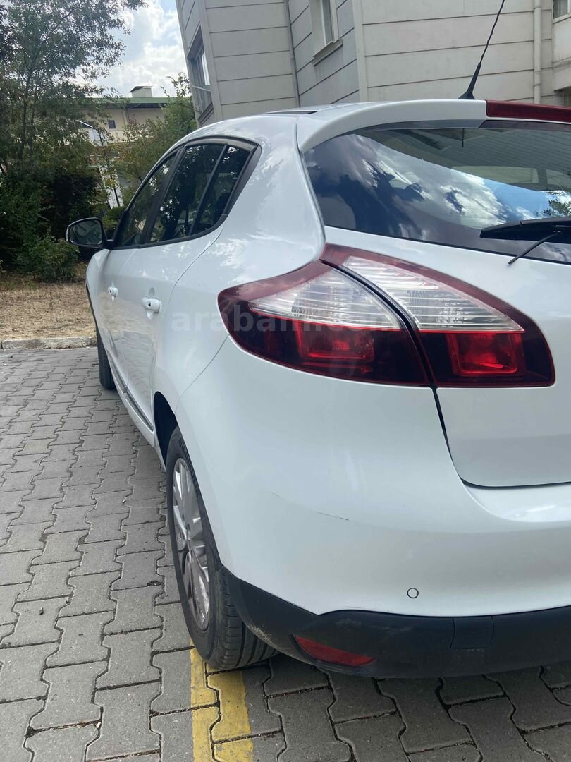 Sahibinden Renault Megane 1.5 dCi Touch Plus 2015 Model Ankara 142.000 km Beyaz 5