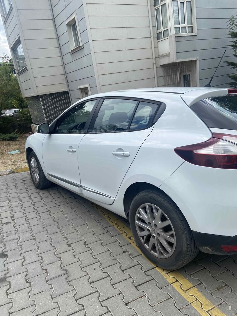 Sahibinden Renault Megane 1.5 dCi Touch Plus 2015 Model Ankara 142.000 km Beyaz 2