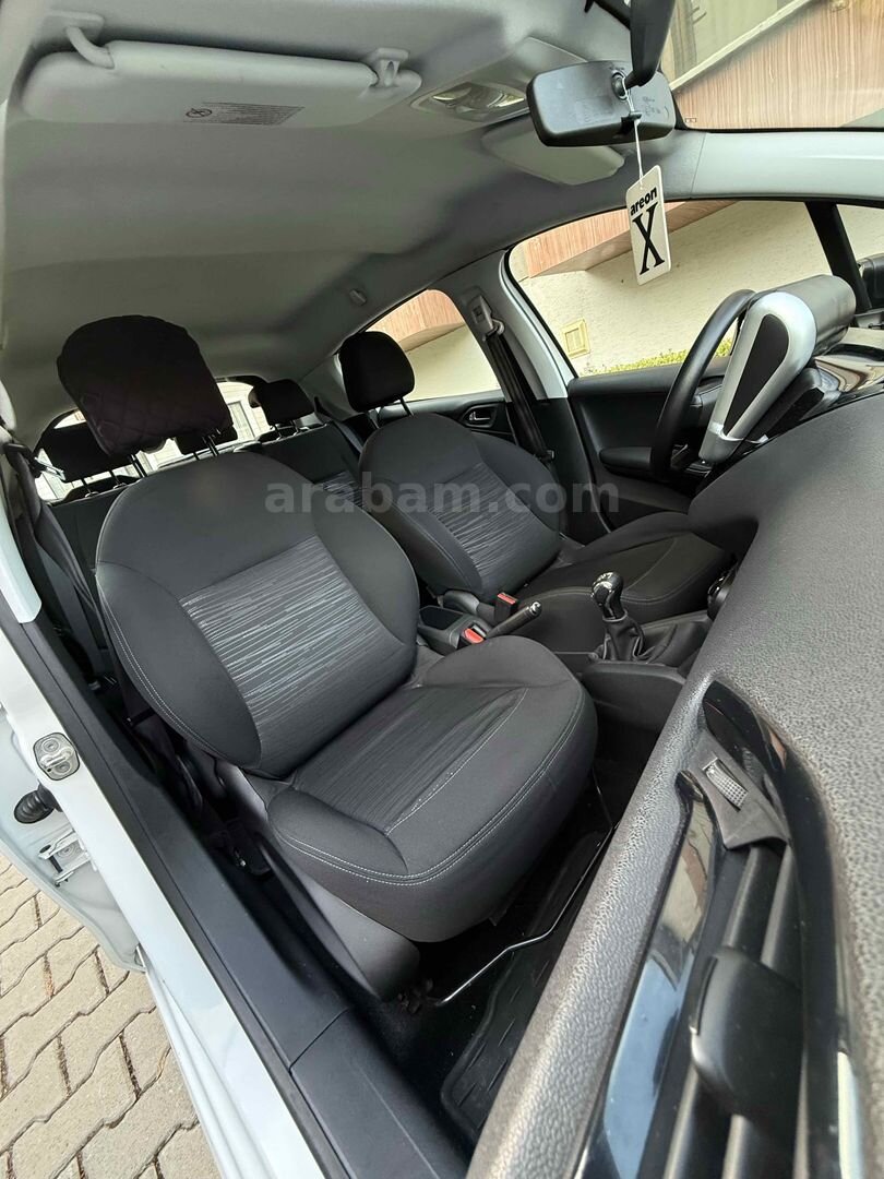 Sahibinden Peugeot 208 1.4 HDi Access 2012 Model Bursa 83.000 km Beyaz 4