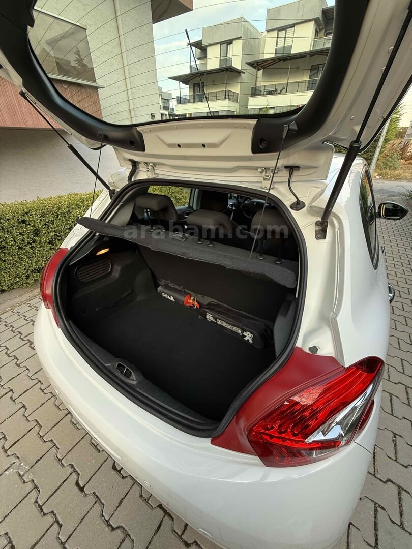 Sahibinden Peugeot 208 1.4 HDi Access 2012 Model Bursa 83.000 km Beyaz 7
