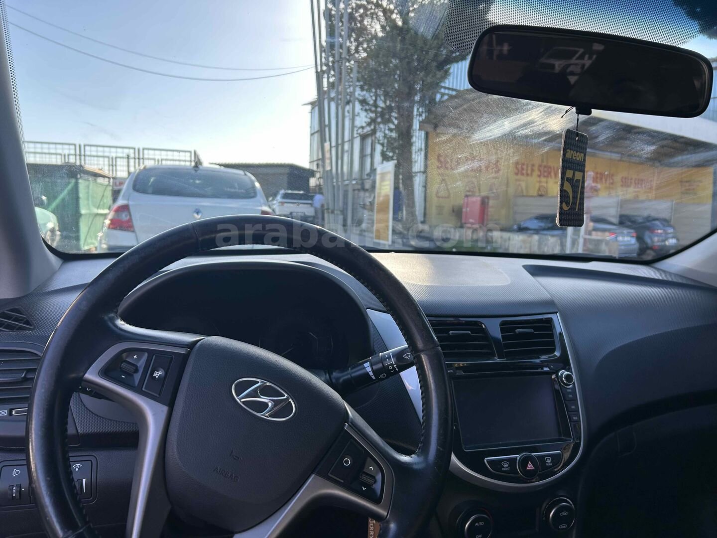 Sahibinden Hyundai Accent Blue 1.6 CRDI Mode Plus 2018 Model Kocaeli 217.000 km Beyaz 3