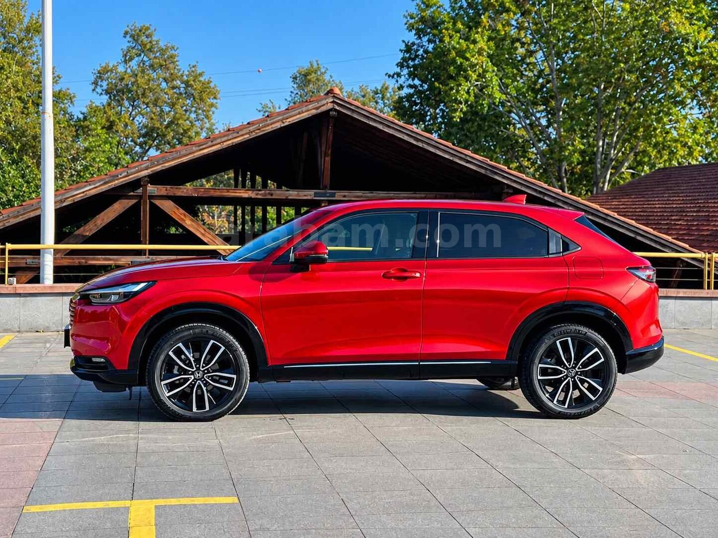 Sahibinden Honda HR-V 1.5 e-HEV Advance 2024 Model 22.000 km Kırmızı 2