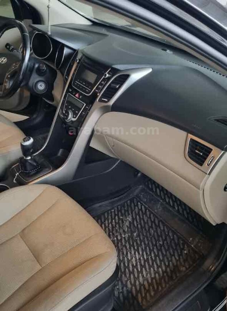 Sahibinden Hyundai i30 1.6 GDI Style 2013 Model Kocaeli 175.000 km Siyah 6