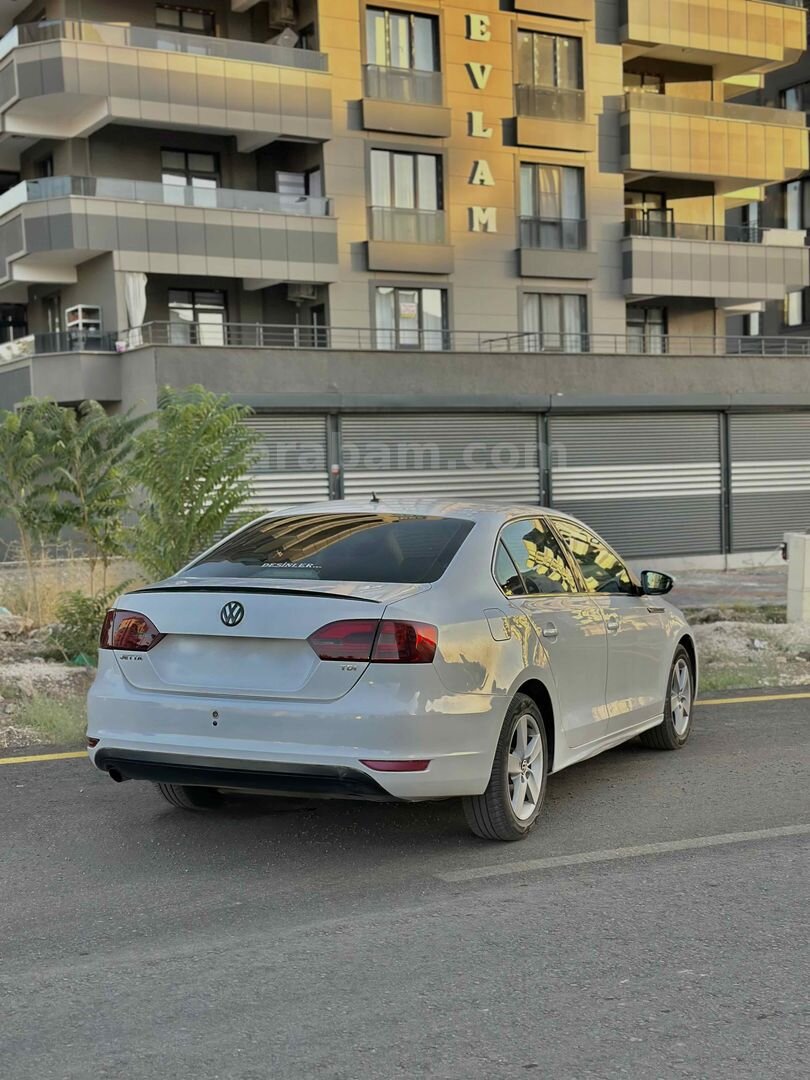 Sahibinden Volkswagen Jetta 1.6 TDi Trendline 2012 Model Şanlıurfa 260.000 km Beyaz 4