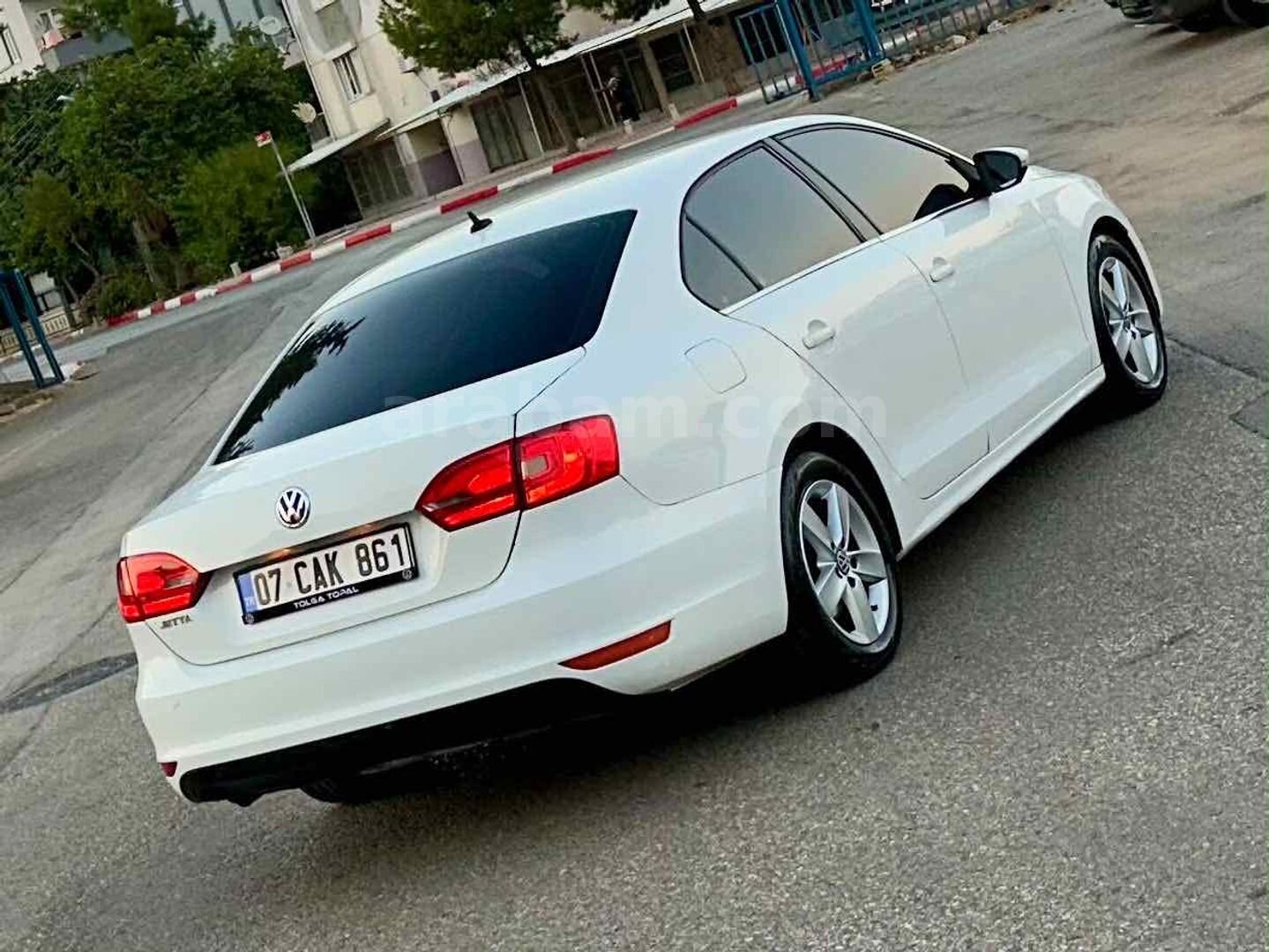 Sahibinden Volkswagen Jetta 1.2 TSi Comfortline 2012 Model Antalya 350.000 km Beyaz 3