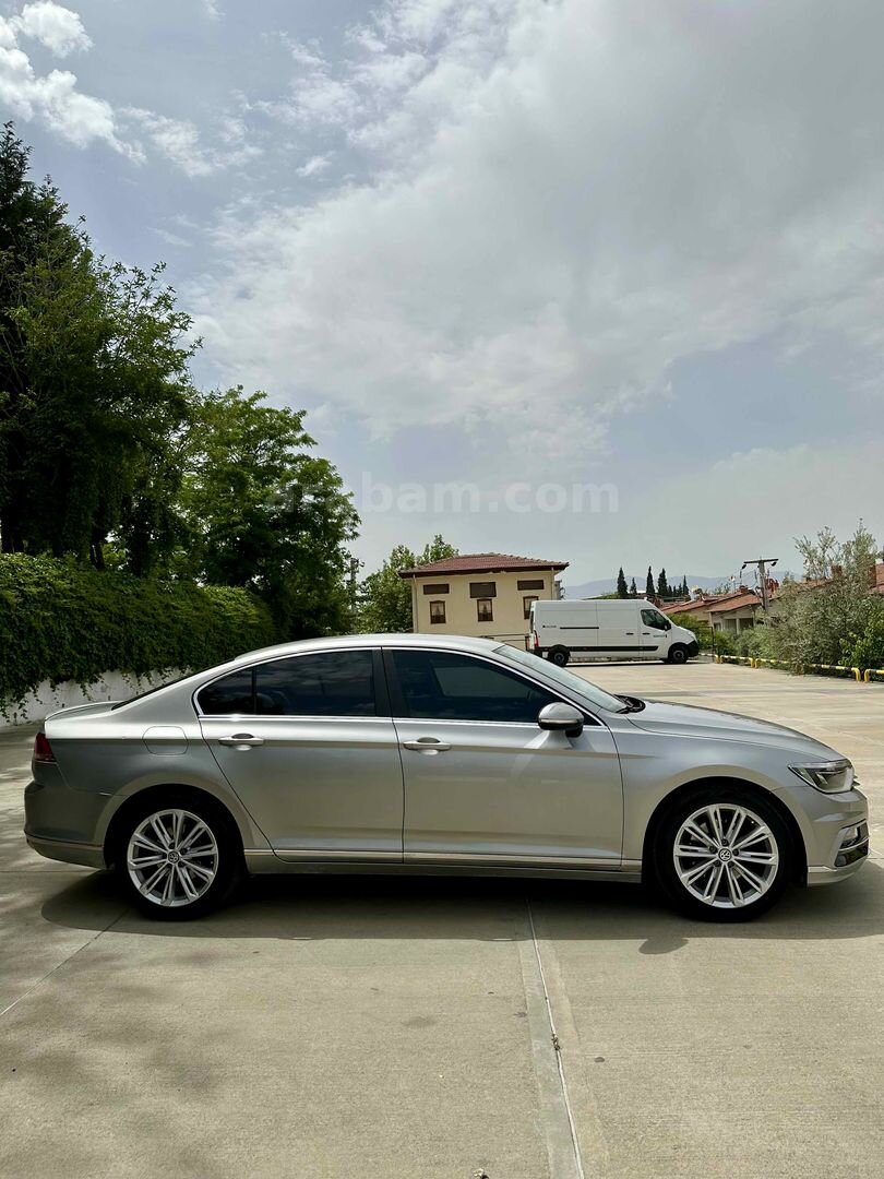 Sahibinden Volkswagen Passat 1.6 TDi BlueMotion Trendline 2015 Model Manisa 184.000 km Gri (Gümüş) 1
