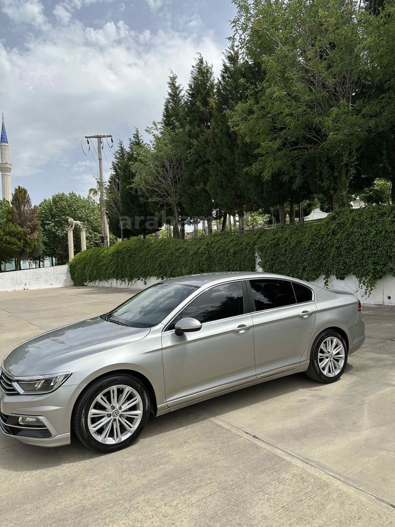 Sahibinden Volkswagen Passat 1.6 TDi BlueMotion Trendline 2015 Model Manisa 184.000 km Gri (Gümüş) 2