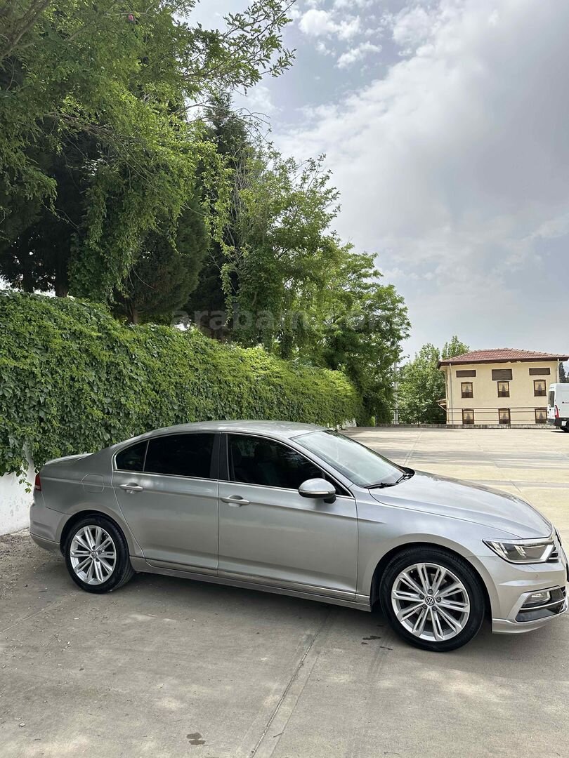 Sahibinden Volkswagen Passat 1.6 TDi BlueMotion Trendline 2015 Model Manisa 184.000 km Gri (Gümüş) 4