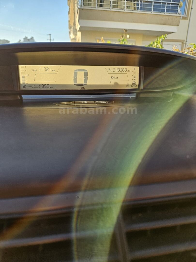 Sahibinden Citroen C4 1.4 SX 2005 Model Antalya 220.000 km Kırmızı 2