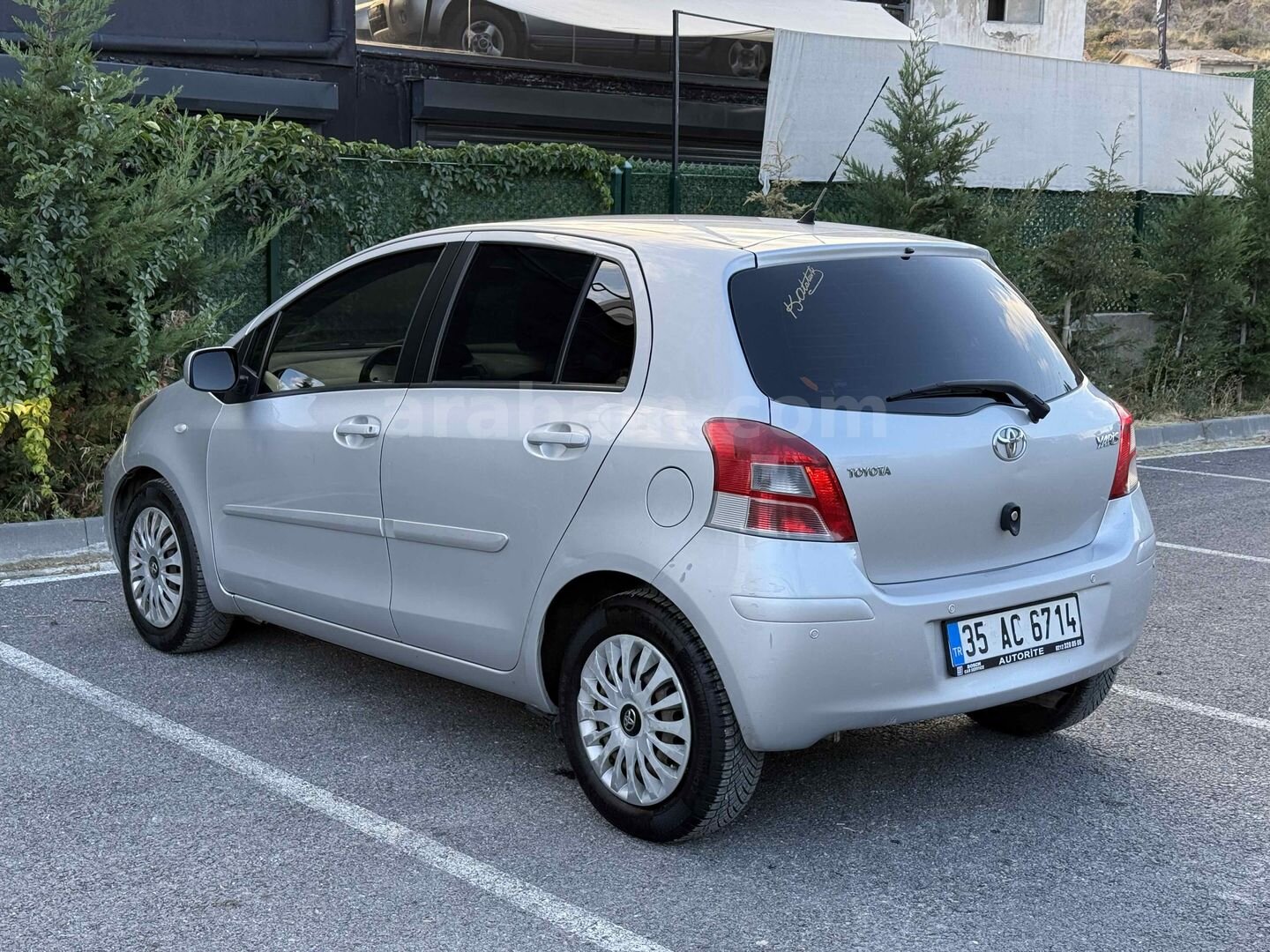 Galeriden Toyota Yaris 1.33 Terra Sporty 2011 Model Afyonkarahisar 118.000 km Gri (Gümüş) 5