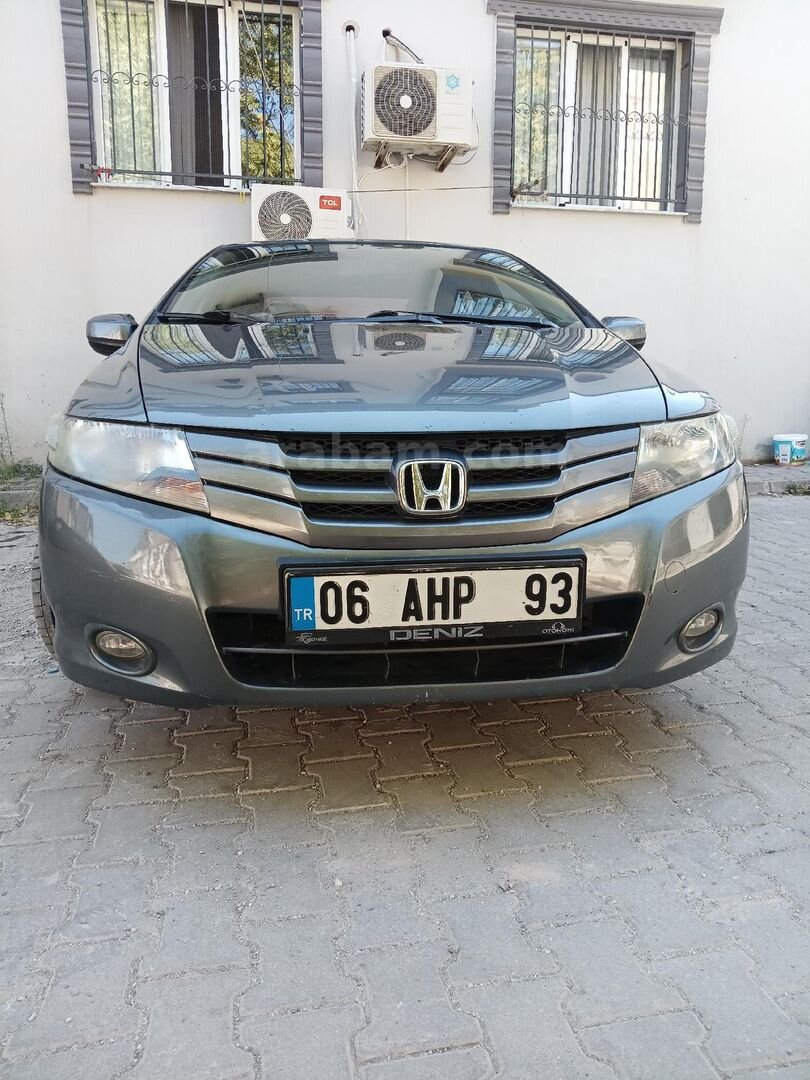 Sahibinden Honda City 1.4 ES 2011 Model Manisa 244.000 km Füme 1