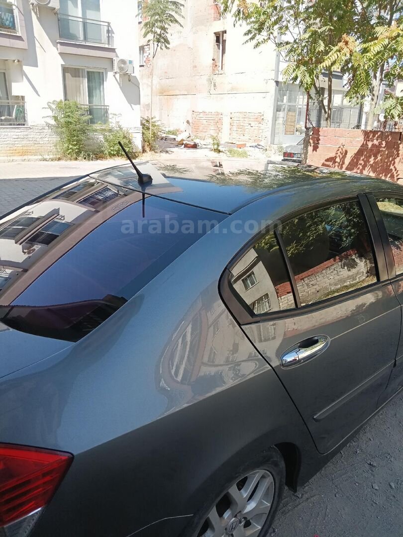 Sahibinden Honda City 1.4 ES 2011 Model Manisa 244.000 km Füme 4