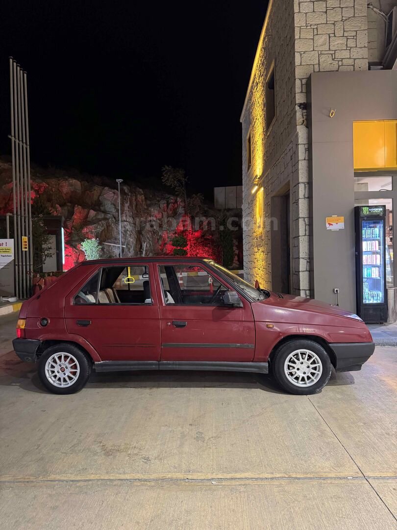 Sahibinden Skoda Favorit 135 L 1992 Model İzmir 12.345 km Kırmızı 3