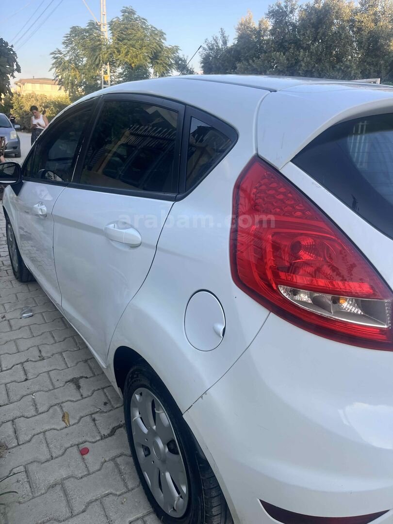 Sahibinden Ford Fiesta 1.4 TDCi Trend 2012 Model Hatay 232.000 km Beyaz 4