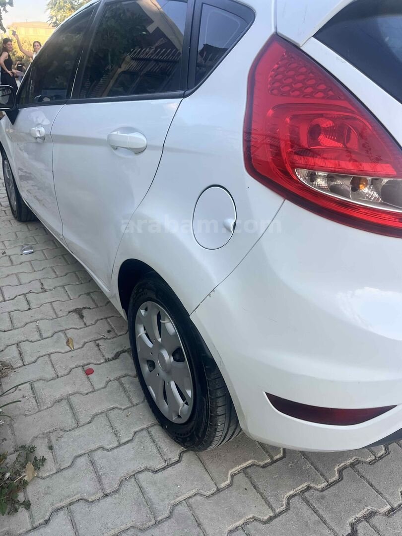 Sahibinden Ford Fiesta 1.4 TDCi Trend 2012 Model Hatay 232.000 km Beyaz 5