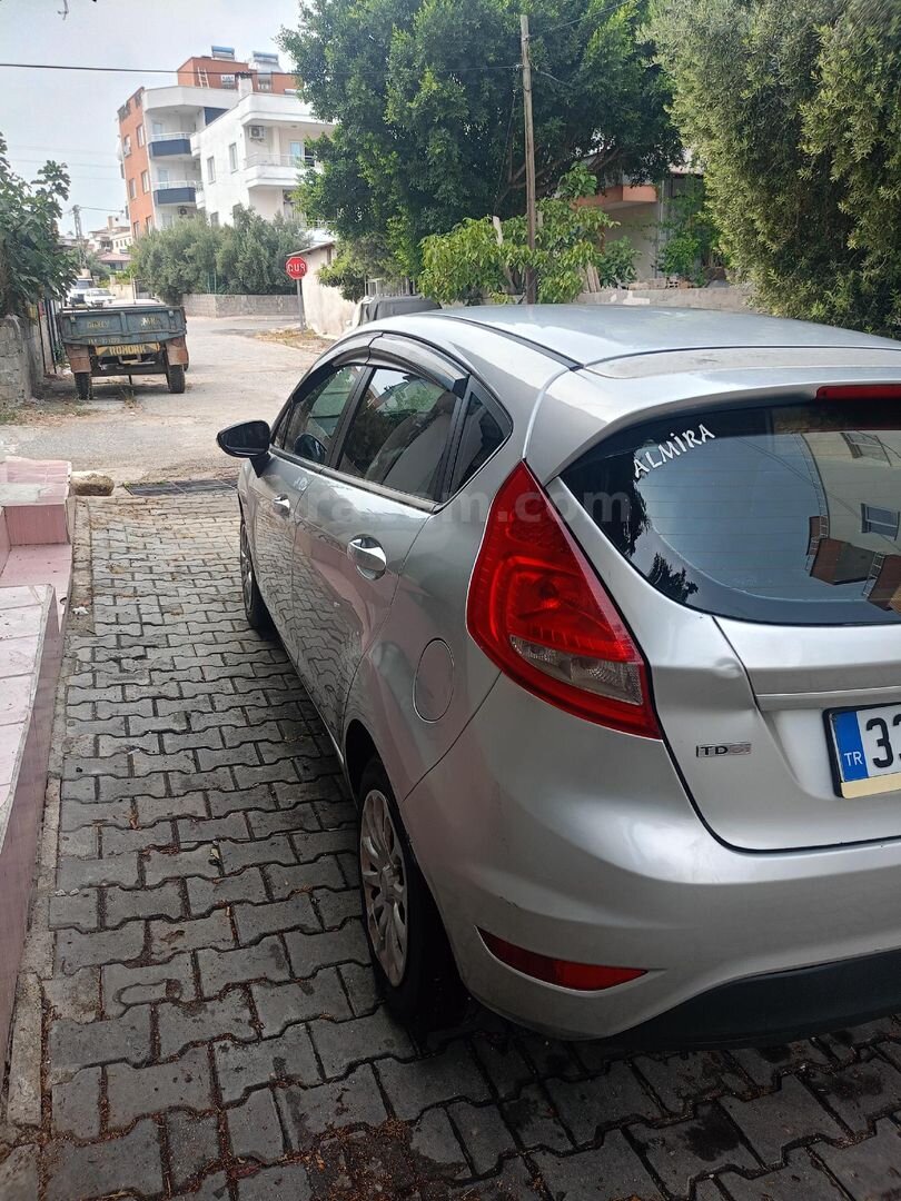 Sahibinden Ford Fiesta 1.4 TDCi Trend 2011 Model Mersin 298.000 km Gri 7