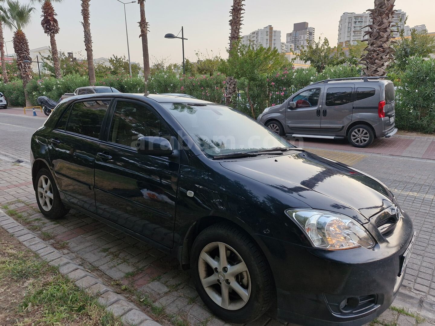 Sahibinden Toyota Corolla 1.4 D-4D Sol 2007 Model İzmir 180.000 km Siyah 3
