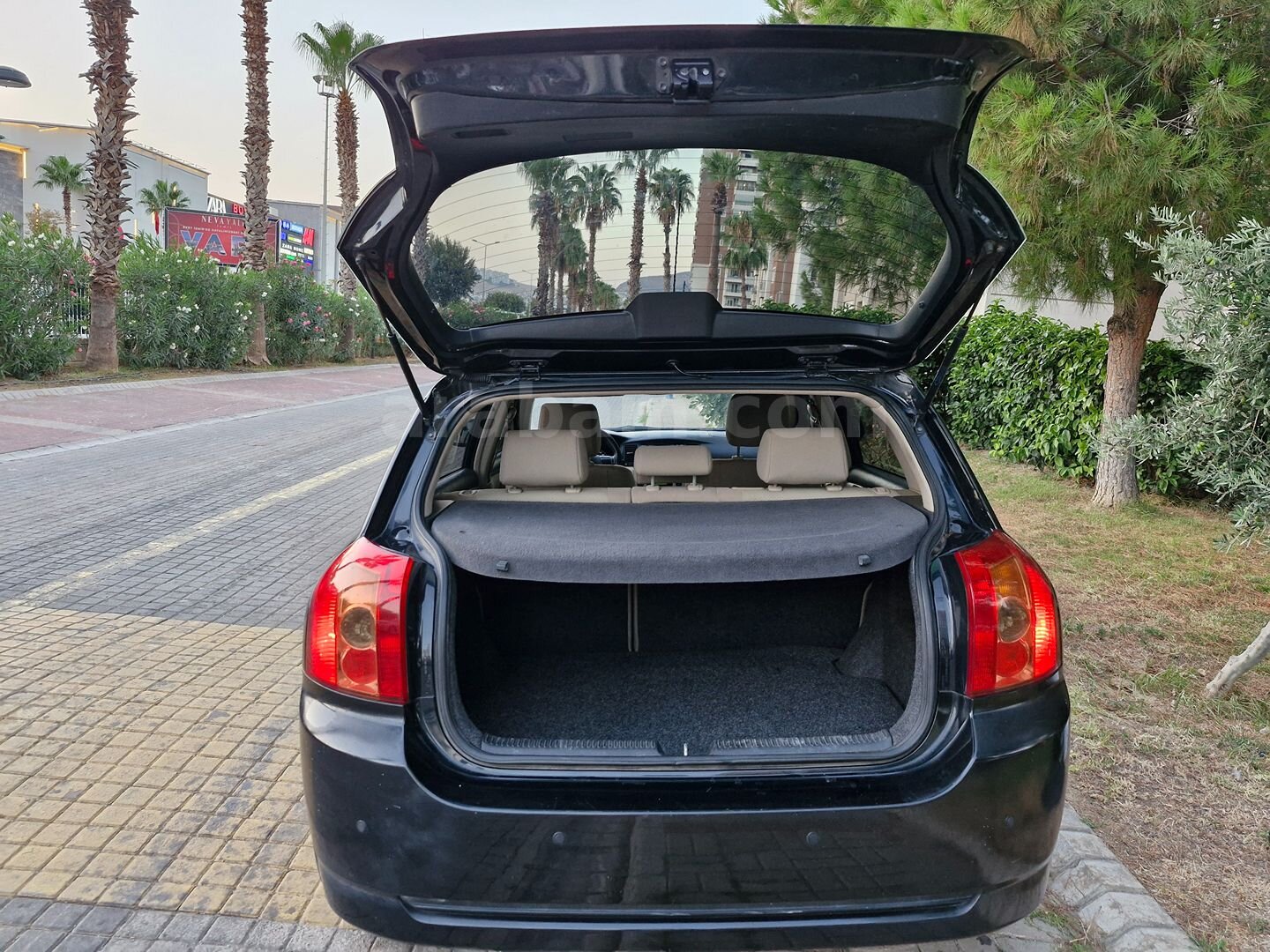 Sahibinden Toyota Corolla 1.4 D-4D Sol 2007 Model İzmir 180.000 km Siyah 6