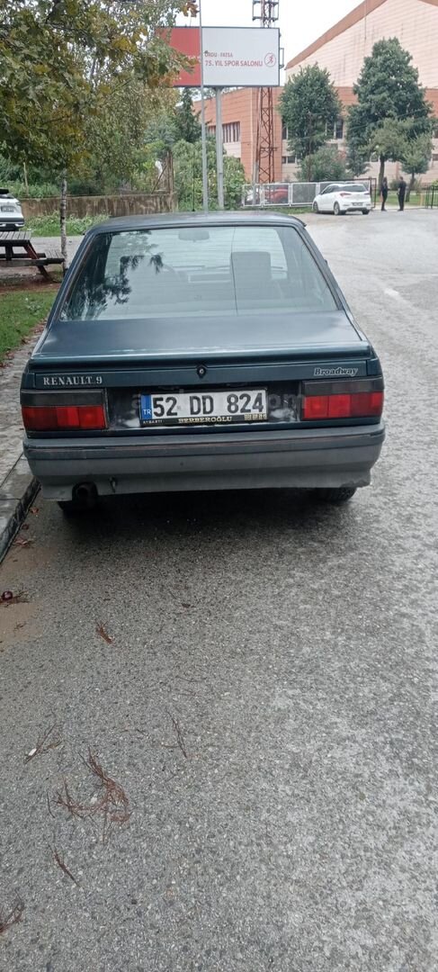 Sahibinden Renault R 9 1.4 Broadway 1994 Model Ordu 130.645 km Mavi 4