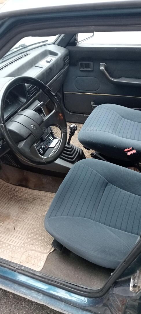 Sahibinden Renault R 9 1.4 Broadway 1994 Model Ordu 130.645 km Mavi 5