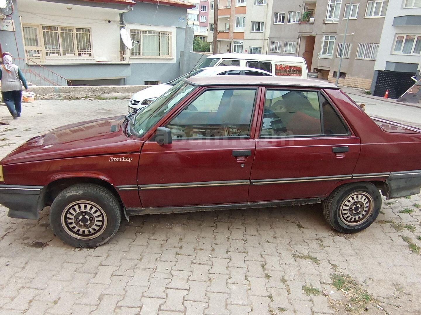 Sahibinden Renault R 9 1.4 Broadway 1993 Model Niğde 200.000 km Bordo 2