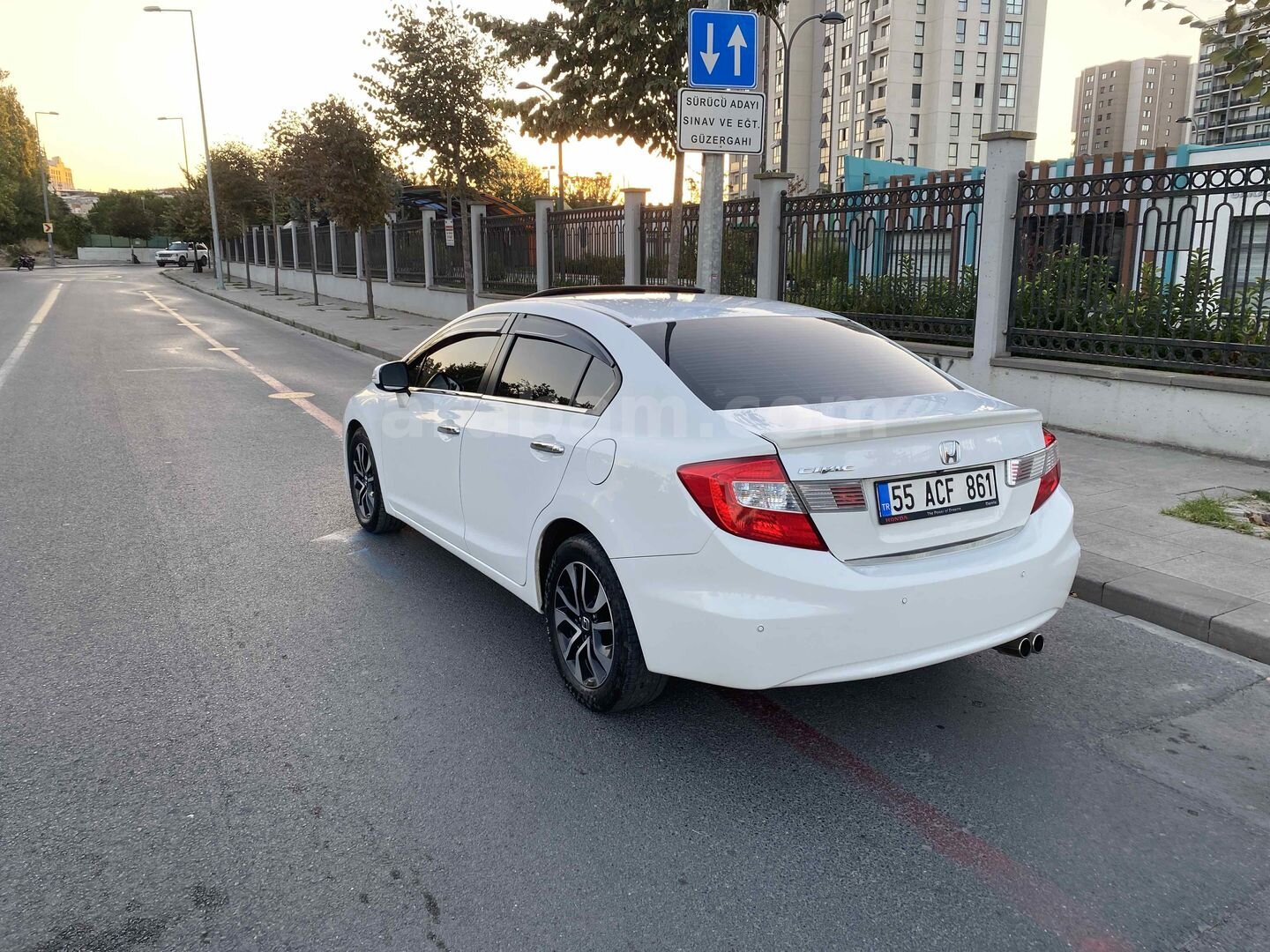 Sahibinden Honda Civic 1.6i VTEC Eco Elegance 2015 Model İstanbul 160.000 km Beyaz 2