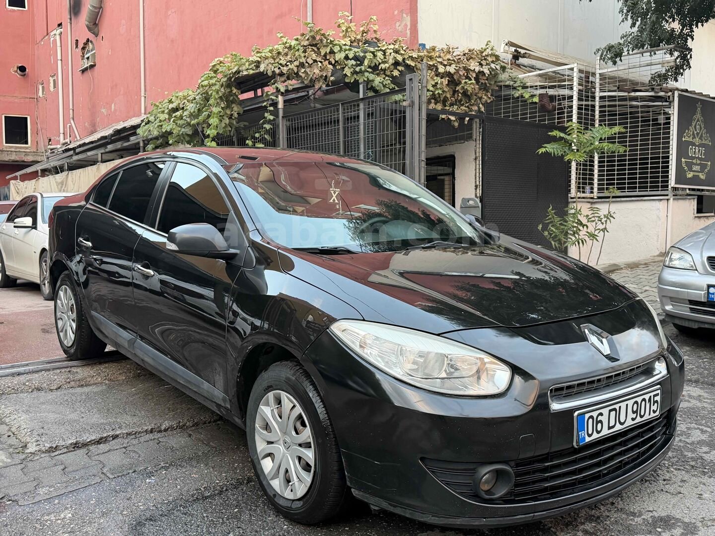 Galeriden Renault Fluence 1.5 dCi Business 2012 Model Kocaeli 259.000 km Siyah 2