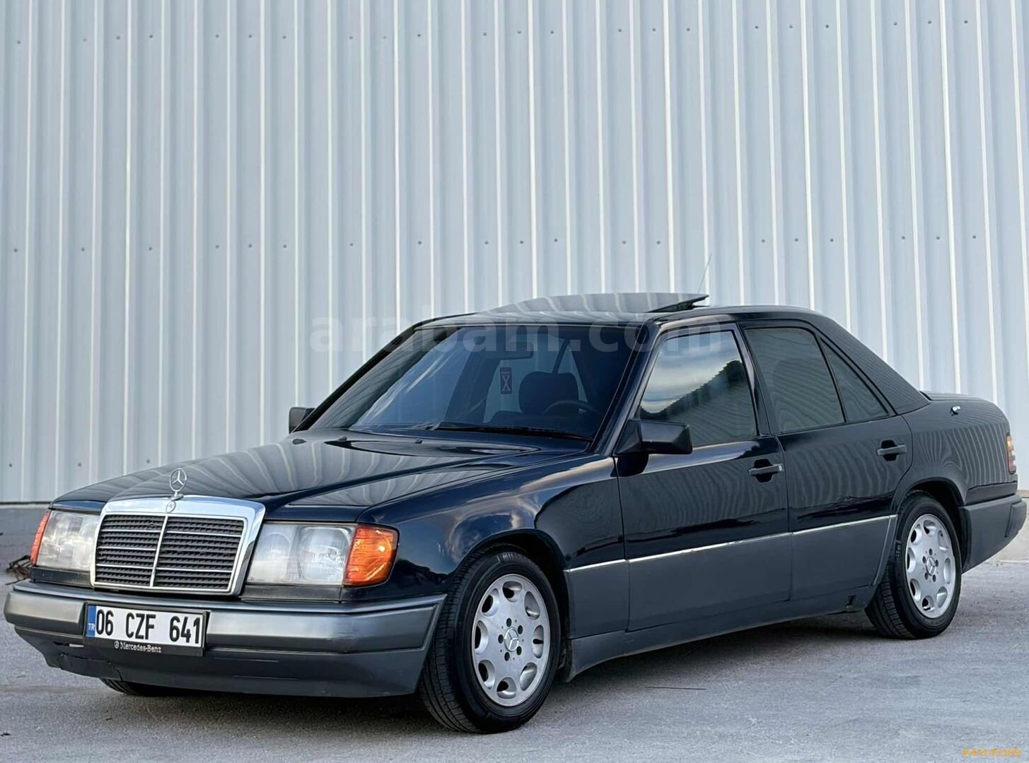 Galeriden Mercedes - Benz 200 E 1987 Model Ankara 520.000 km Mavi 2