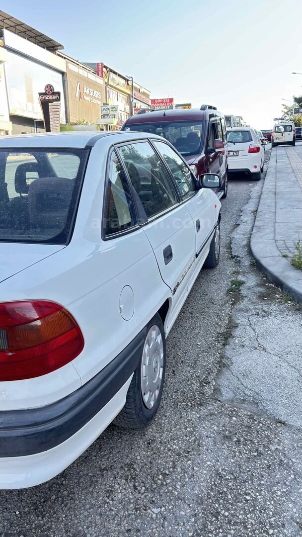 Sahibinden Opel Astra 1.6 2001 Model Ankara 303.000 km Beyaz 7