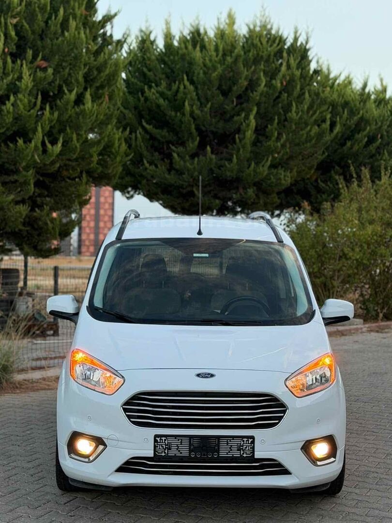 Galeriden Ford Tourneo Courier 1.5 TDCi Titanium Plus 2021 Model Mersin 3