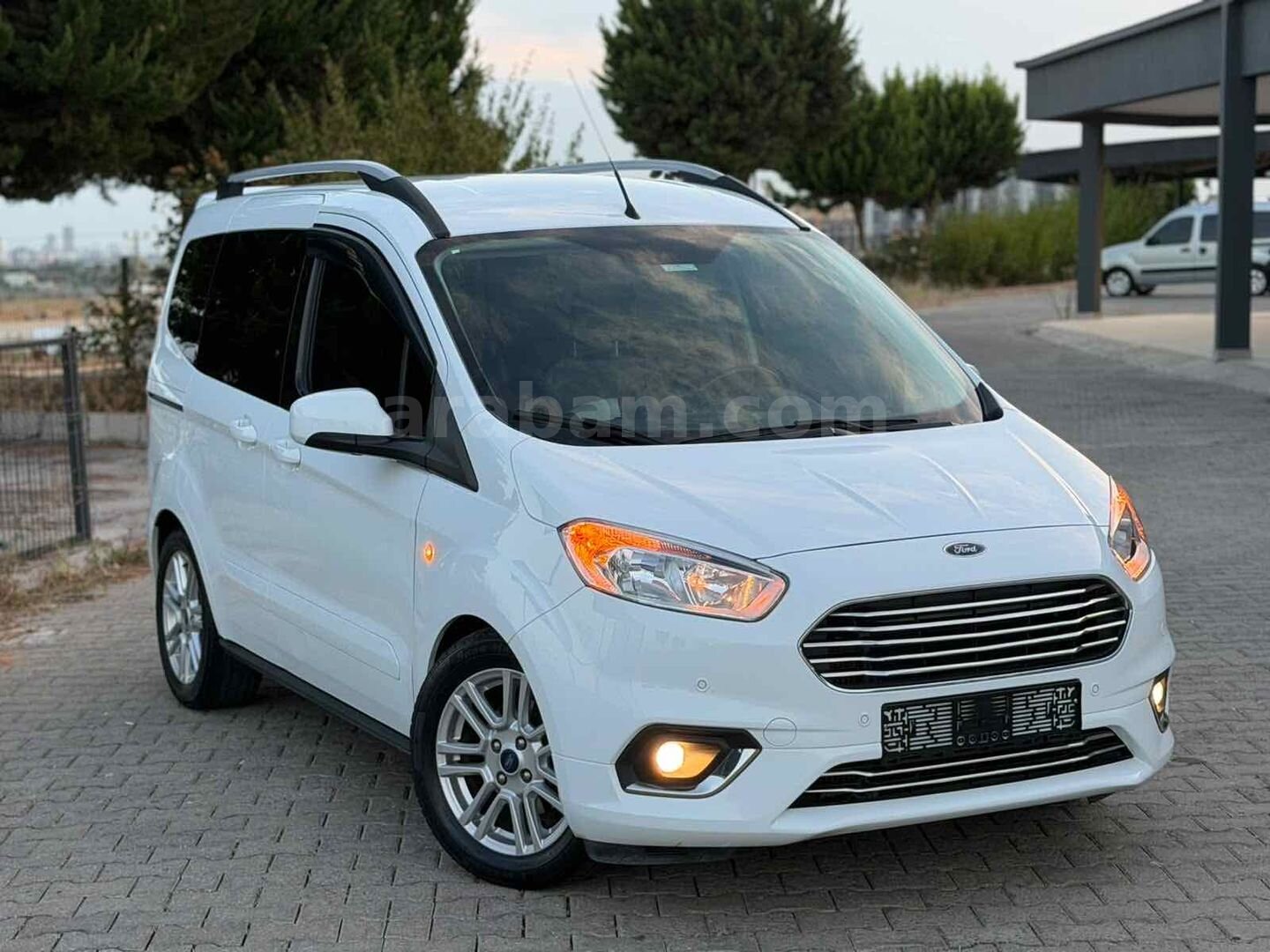 Galeriden Ford Tourneo Courier 1.5 TDCi Titanium Plus 2021 Model Mersin 1