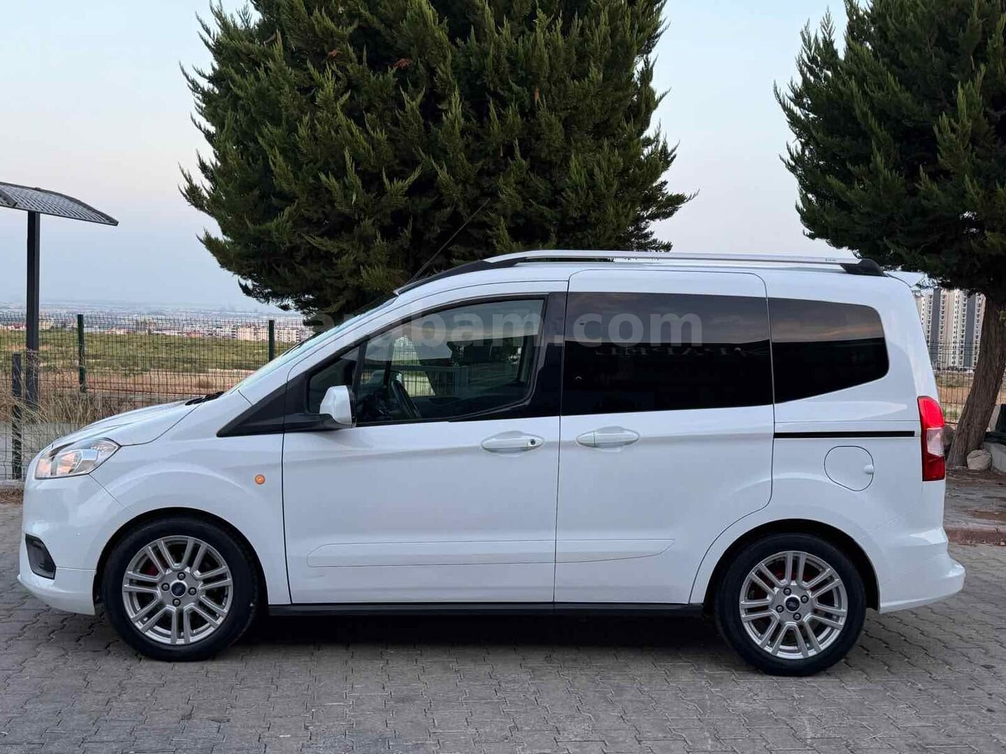 Galeriden Ford Tourneo Courier 1.5 TDCi Titanium Plus 2021 Model Mersin 6