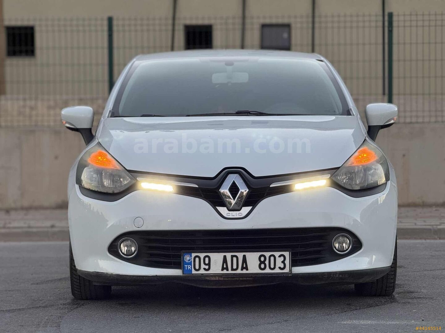 Galeriden Renault Clio 1.2 Joy 2012 Model Kocaeli 115.000 km Beyaz 2