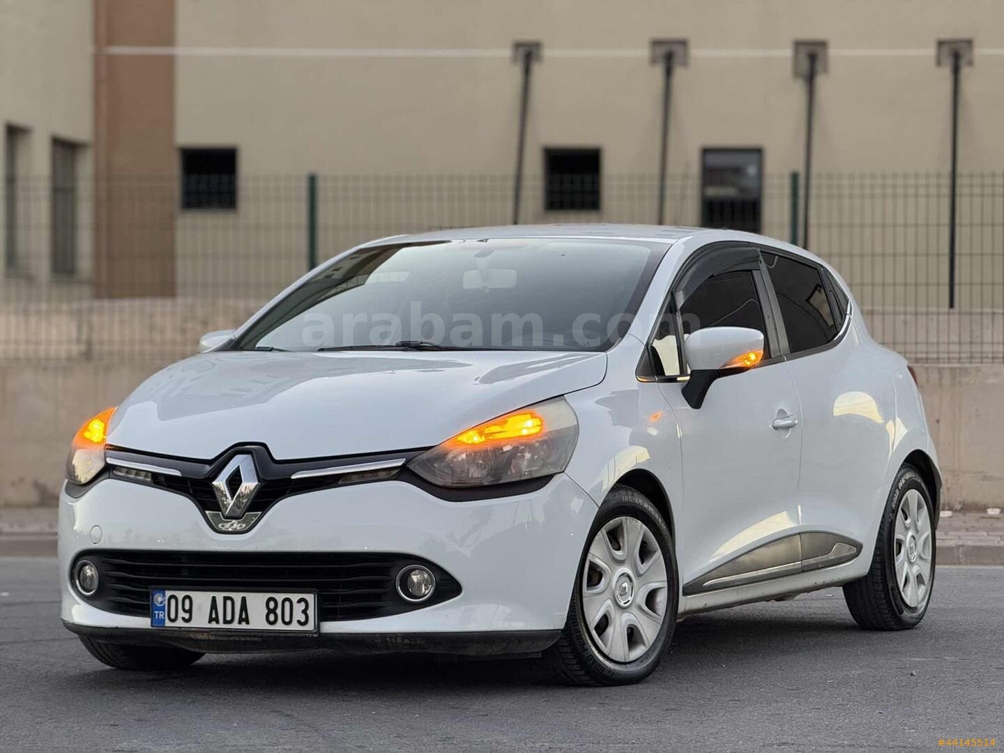 Galeriden Renault Clio 1.2 Joy 2012 Model Kocaeli 115.000 km Beyaz 1