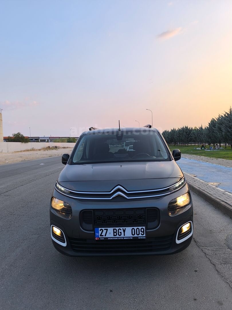 Sahibinden Citroen Berlingo 1.5 BlueHDI Feel Stil 2022 Model 2