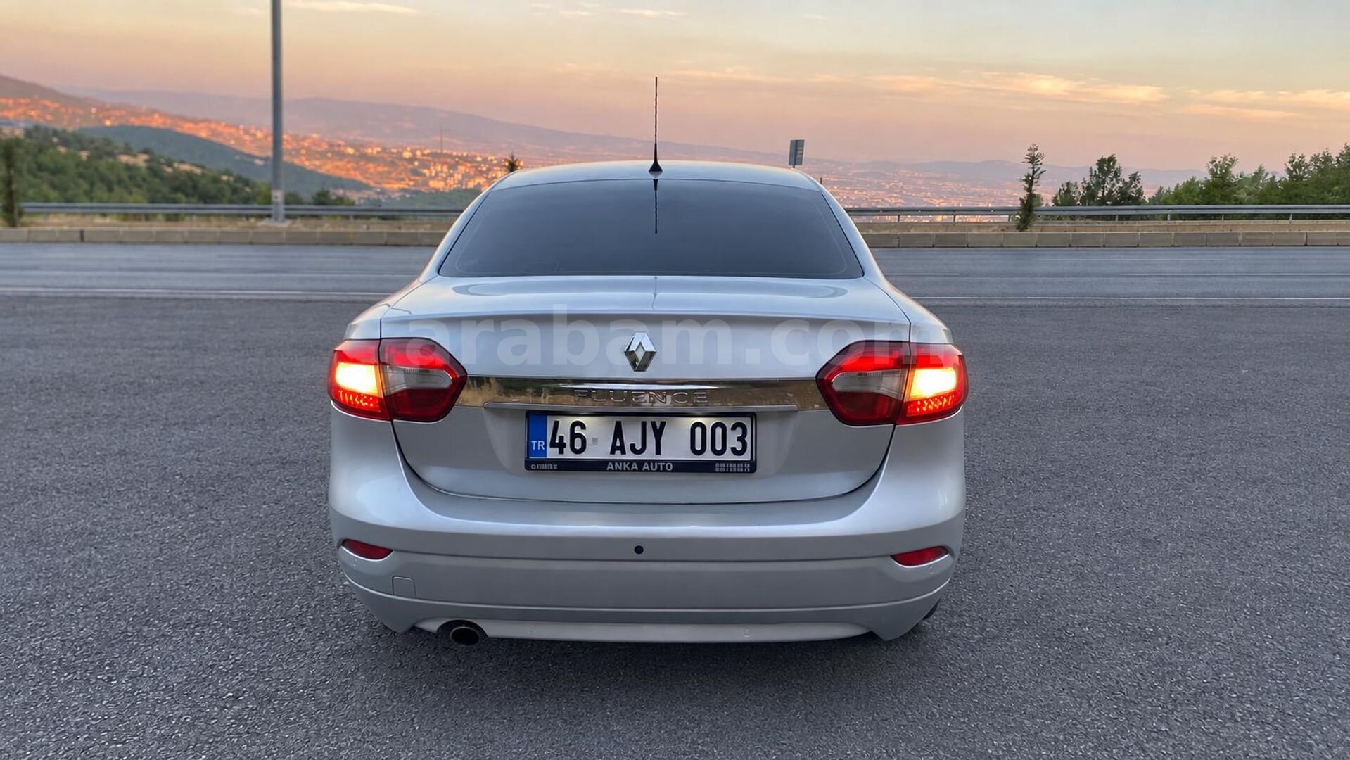 Sahibinden Renault Fluence 1.5 dCi Icon 2015 Model Kahramanmaraş 235.000 km Gri 4