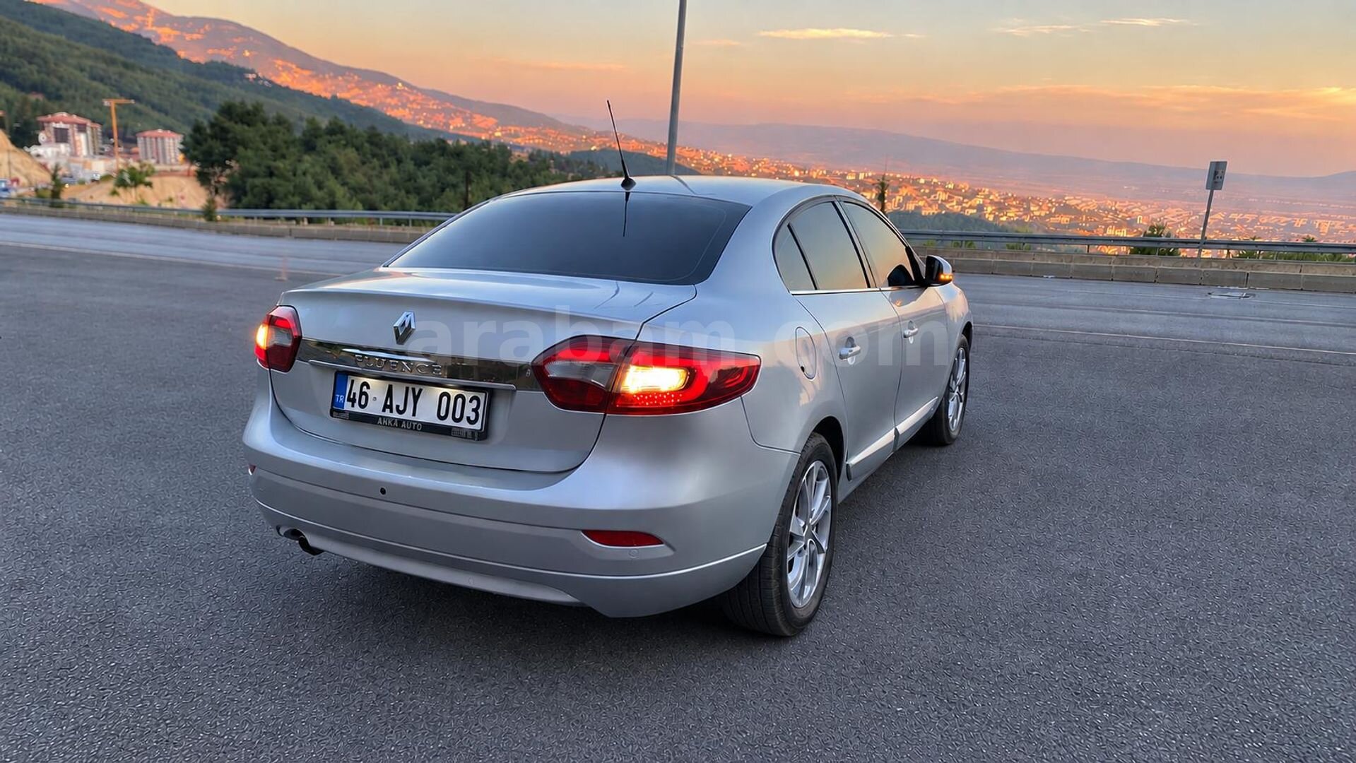 Sahibinden Renault Fluence 1.5 dCi Icon 2015 Model Kahramanmaraş 235.000 km Gri 5