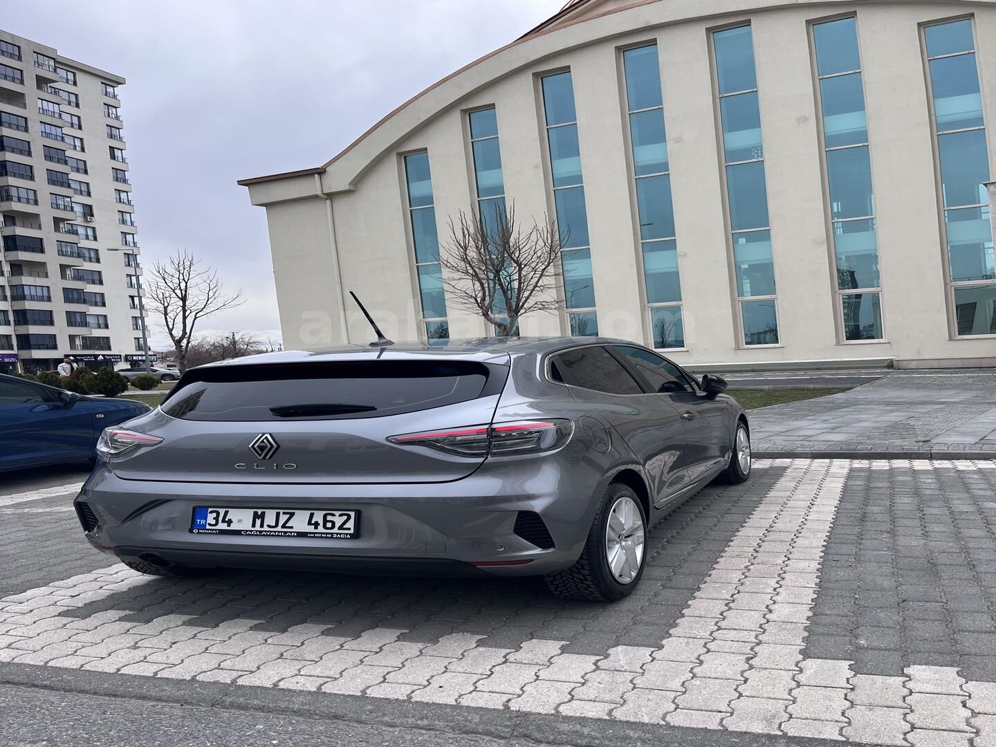 Sahibinden Renault Clio 1.0 TCe Evolution 2024 Model İstanbul 39.000 km Gri (metalik) 5