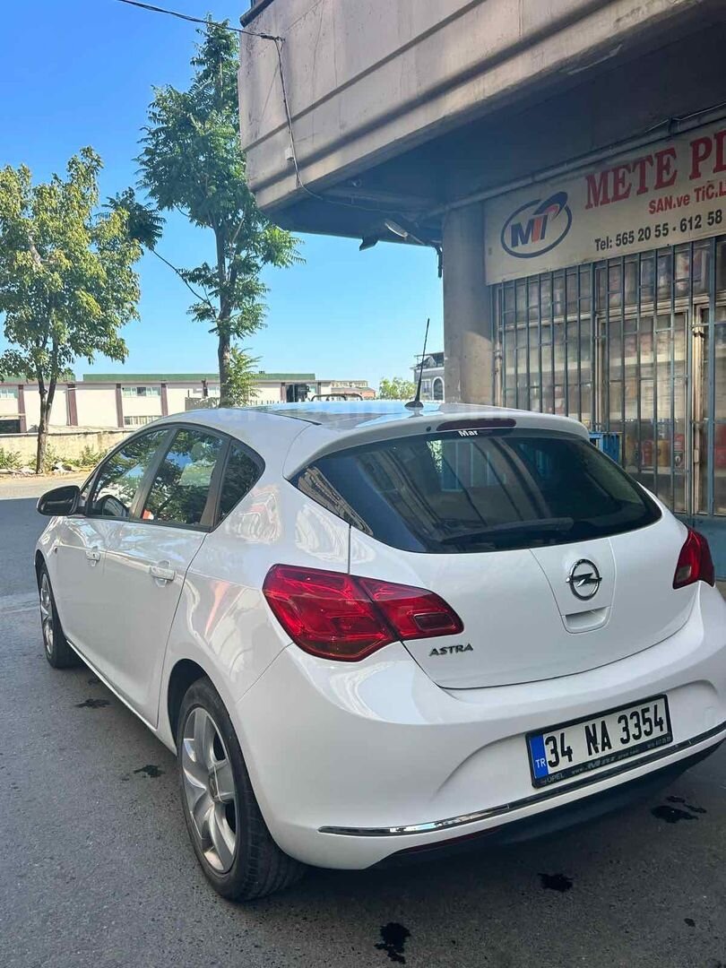Sahibinden Opel Astra 1.6 Edition 2015 Model İstanbul 101.000 km Beyaz 7