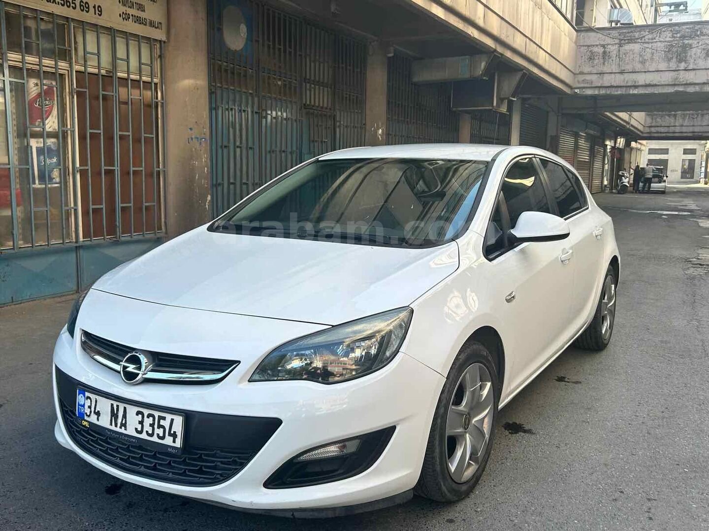 Sahibinden Opel Astra 1.6 Edition 2015 Model İstanbul 101.000 km Beyaz 4