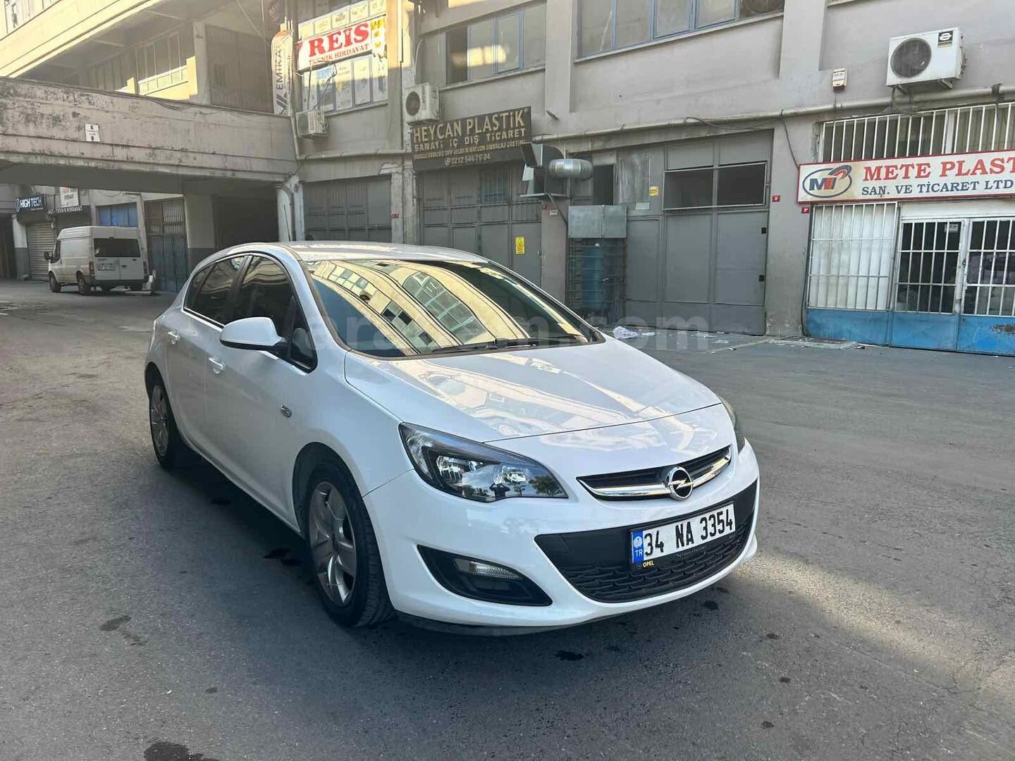 Sahibinden Opel Astra 1.6 Edition 2015 Model İstanbul 101.000 km Beyaz 2