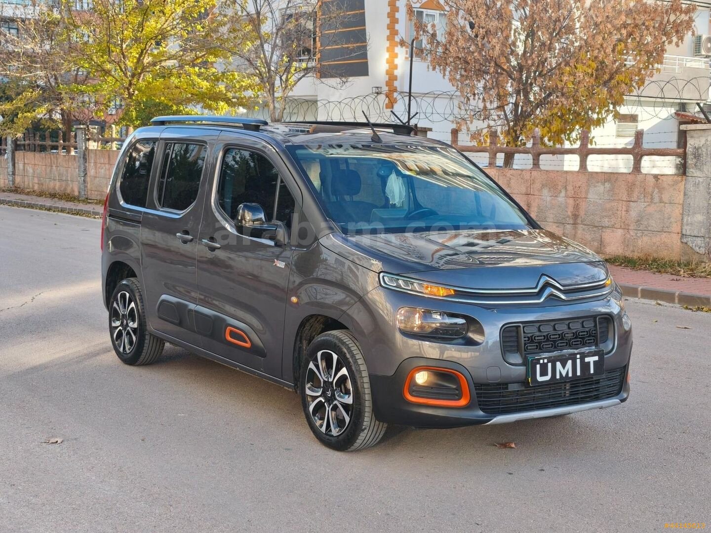 ÜMİT AUTO/2023/EAT8/CAM TAVAN/BOYASIZ/37,000*KM 2