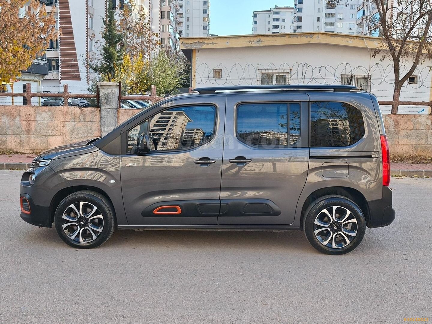 ÜMİT AUTO/2023/EAT8/CAM TAVAN/BOYASIZ/37,000*KM 7