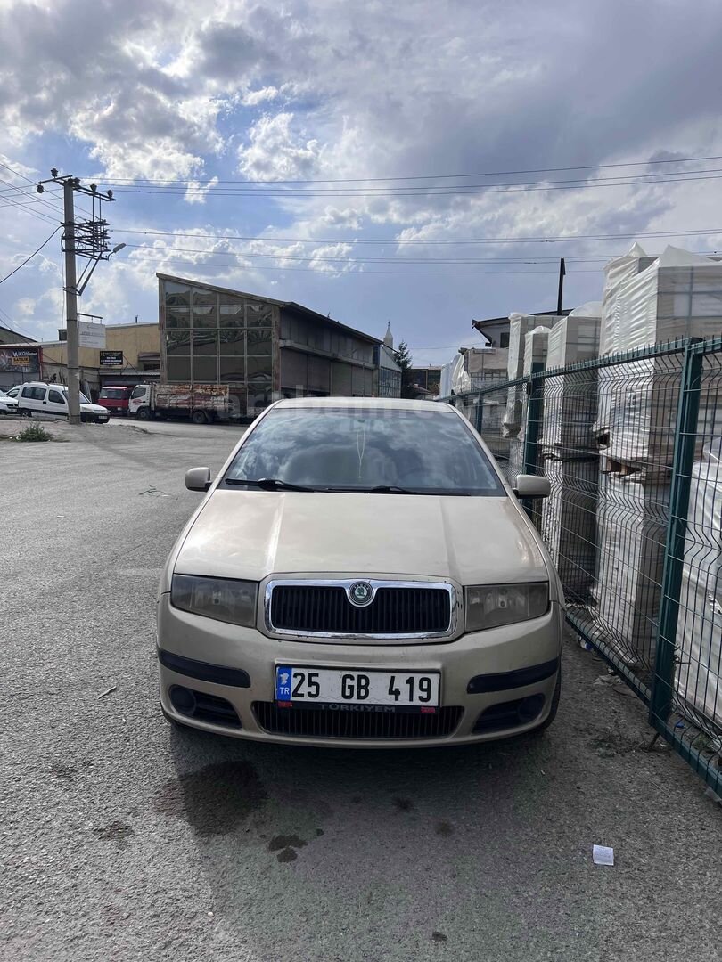 Sahibinden Skoda Fabia 1.4 TDI Ambiente 2006 Model Erzurum 292.000 km Şampanya 2