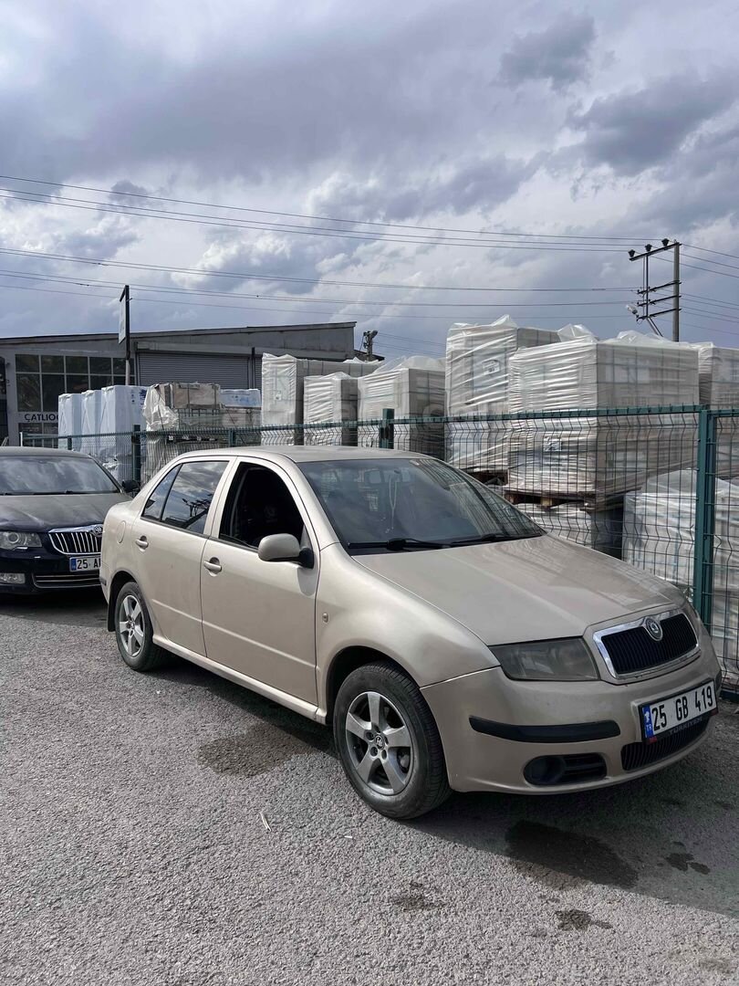 Sahibinden Skoda Fabia 1.4 TDI Ambiente 2006 Model Erzurum 292.000 km Şampanya 1