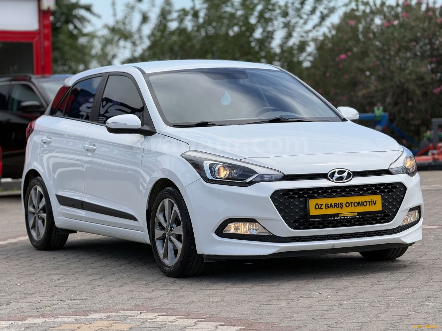 Galeriden Hyundai i20 1.2 MPI Style 2016 Model Bursa 97.000 km Beyaz 3