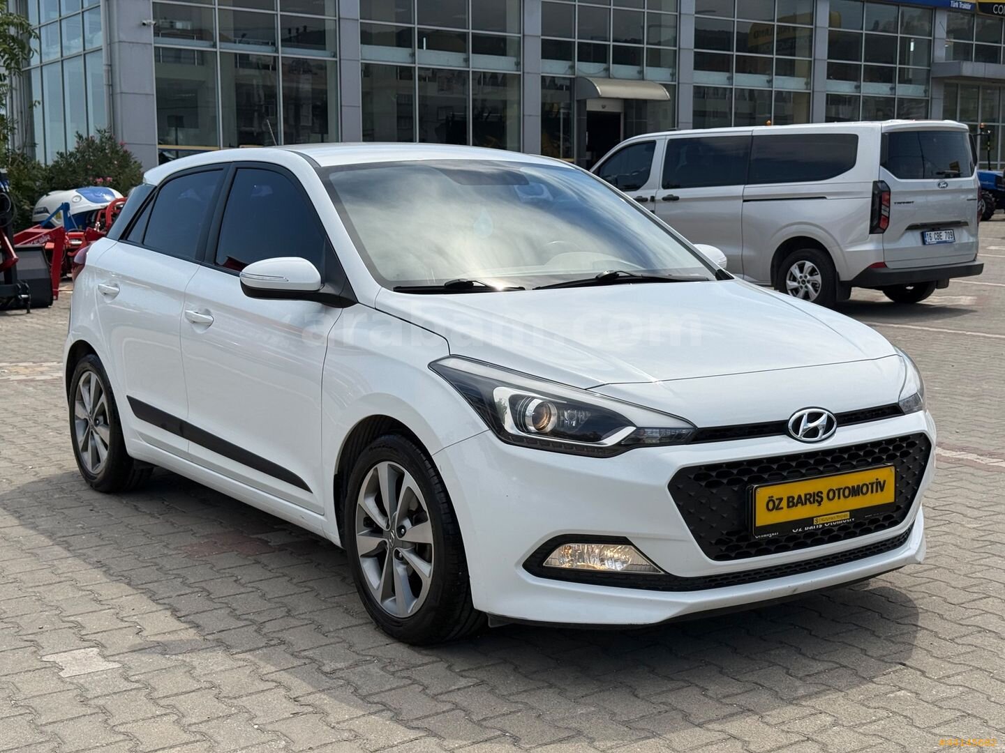 Galeriden Hyundai i20 1.2 MPI Style 2016 Model Bursa 97.000 km Beyaz 6