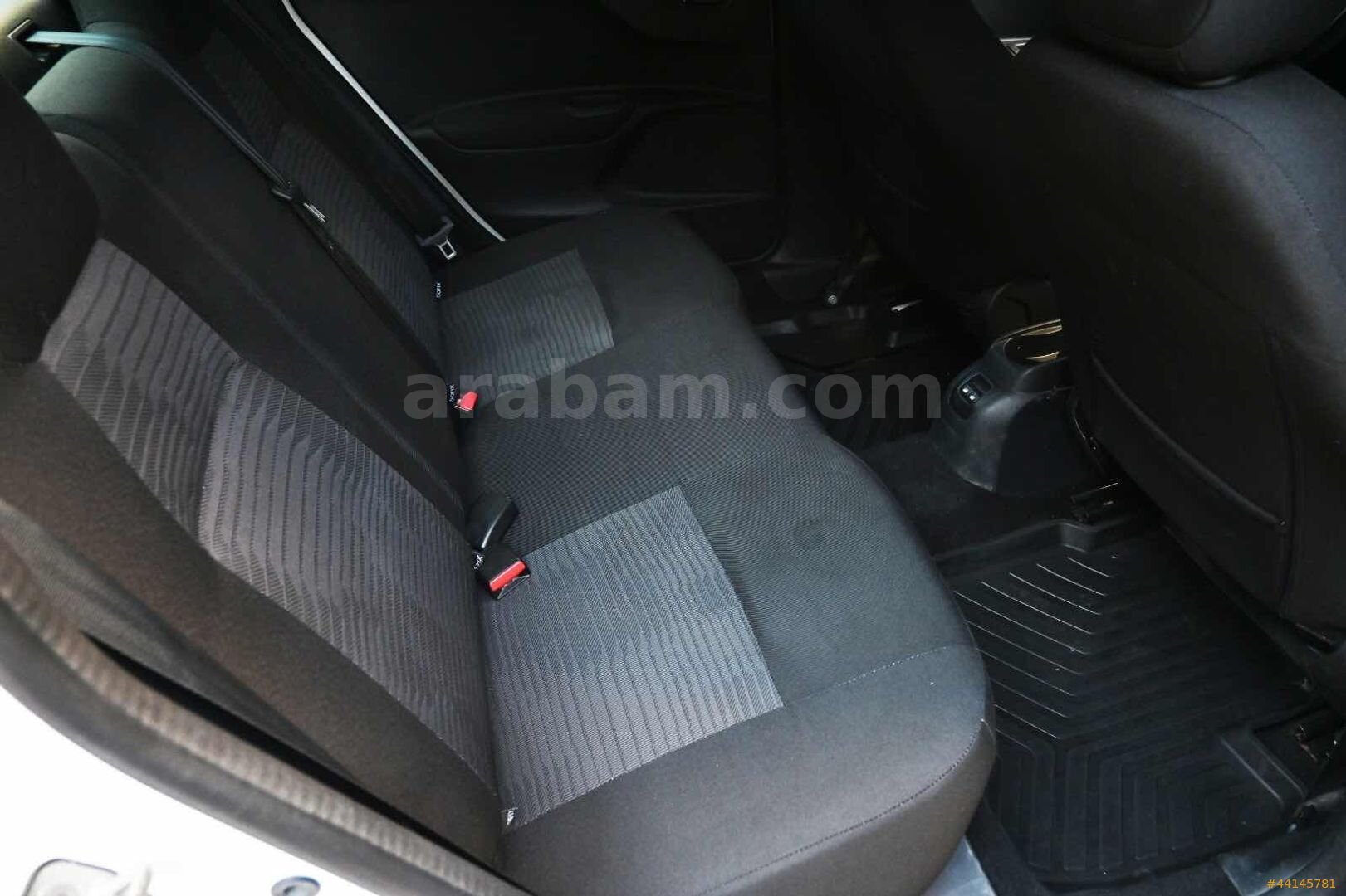 Galeriden Peugeot 301 1.6 HDi Active 2017 Model İzmir 115.000 km Beyaz 5