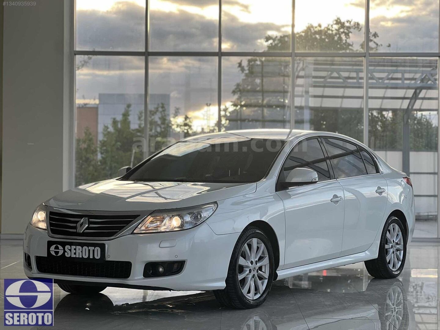 Galeriden Renault Latitude 1.5 dCi Executive 2012 Model Tokat 153.000 km Beyaz 2
